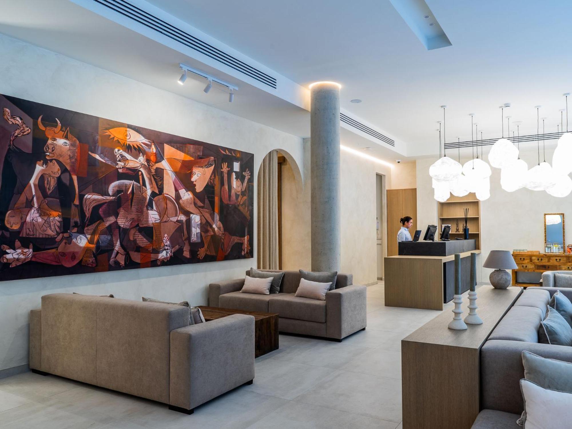 Hotel Well And Come Malaga Exterior photo